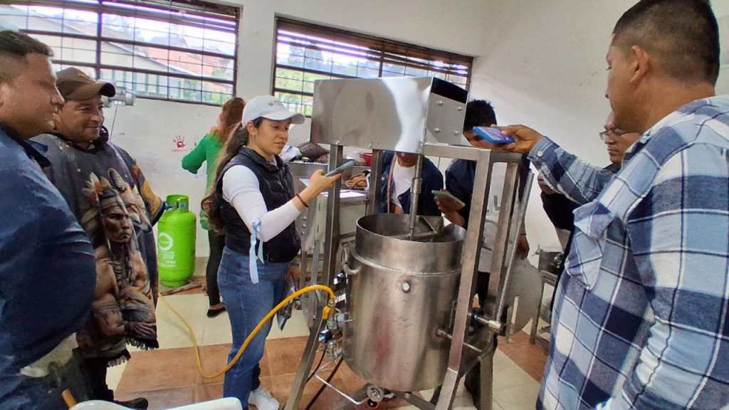 Un grupo de 29 familias campesinas de Boyacá le sacará licor al cacao